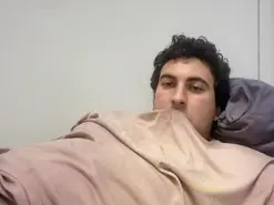 Amateur Sex Cam of alvaromaranon20