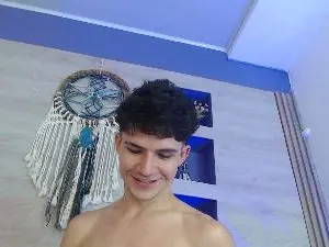 Cam4 Watch Live Sex Cams of Logan_Steel