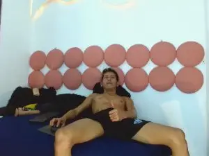Cam4 Nude Webcam of Dannyssex1