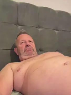 Cam4 Nude Webcam of curvycock67