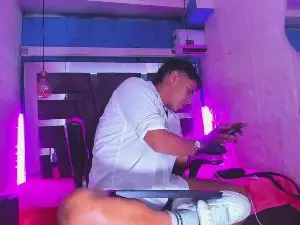 Cam4 Free Porn Cam of Richi_hottt