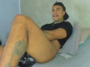 Cam4 Nude Webcam of drake_hott_