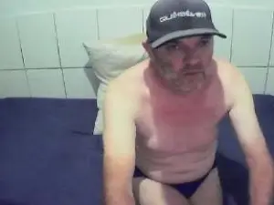 Cam4 Free Live Porn of cesarpierdonaa1