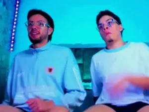 Cam4 Watch Live Sex Cams of cris_and_alex