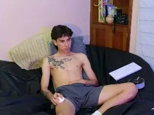 Cam4 Free Live Porn of Derekswan