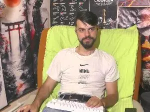 Cam4 Free Live Porn of hornymaster93