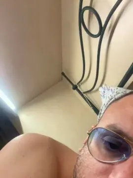 Cam4 Free Live Porn of Tonyemaran