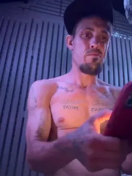 Cam4 Sex Cam of Ezdoesit420