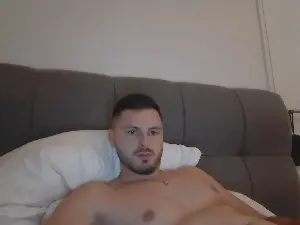 Cam4 Live Porn of hornyboy20000