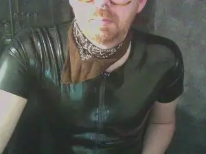 Cam4 Free Live Porn of rubberboy79