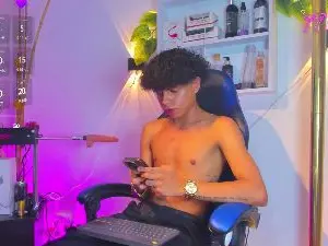 Cam4 Nude Webcam of Taylor_Black_