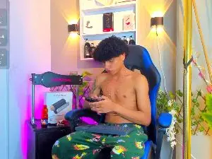 Cam4 Best Webcam of Taylor_Black_