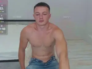 Cam4 Sex Chat of Emilio_HugeDick