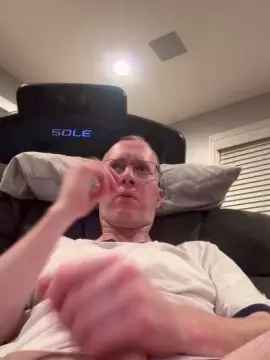 Cam4 Adult Video Chat of Closetbiguy79