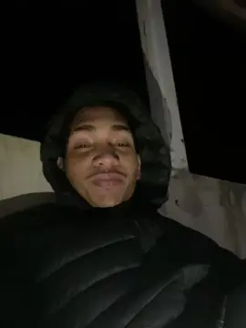 Cam4 Live Sex of Kauanovin