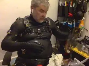 Cam4 Nude Webcam of Rubber_faggot