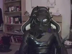 Cam4 Free Live Porn of latex_diver34