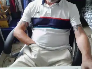 Cam4 Live Sex of Kevinareux60