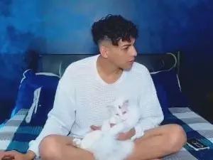 Cam4 Live Porn of ValerioLatin19