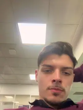 Cam4 Sex Cam of ThomasRM98