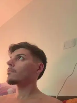 Cam4 Watch Live Sex Cams of ThomasRM98