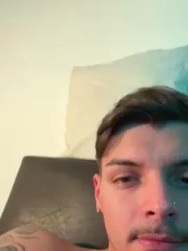 Cam4 Free Porn Cam of ThomasRM98