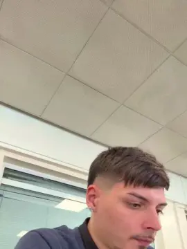 Cam4 Live Porn of ThomasRM98