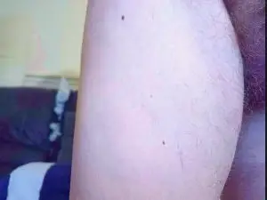 Cam4 Adult Webcam of SmallHairyUncut
