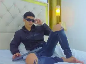 Cam4 Sex Cam of axel_tonny3