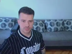 Cam4 Live Sex of johnnylove22