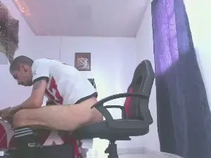 Cam4 Adult Webcam of aaronbigdickxxx