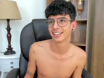 Chaturbate Adult Video Chat of andyxibrat