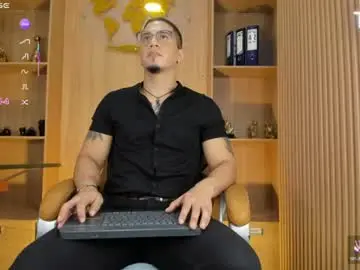 Chaturbate Free Live Porn of joshmiller___