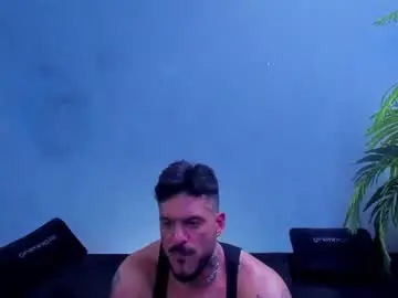 Chaturbate Nude Webcam of dennis_cox_