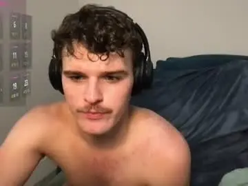 Chaturbate Live Sex Cam of yngdesire1