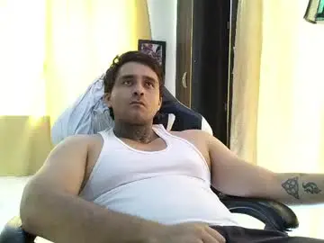 Chaturbate Nude Webcam of aronmiller404