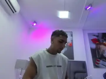 Chaturbate Best live sex cam show of dennis_kinsey