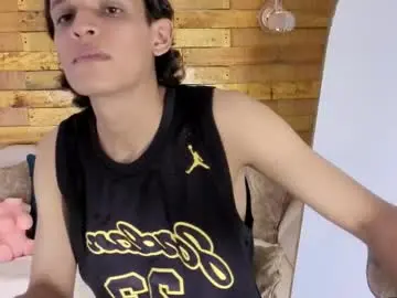 Chaturbate Live Sex Cam of luciferr_20