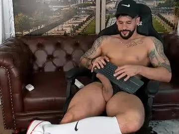 Chaturbate Free Porn Cam of petesevans_1
