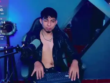 Chaturbate Best live sex cam show of mralpha_latino