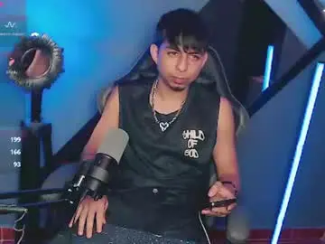 Chaturbate Live Sex Cam of mralpha_latino