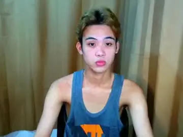Chaturbate Live Sex Cam of urasiancumboix2