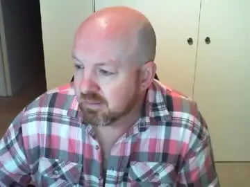 Chaturbate Live Sex Cam of kiwiben45