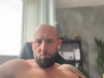 Chaturbate Live Sex Cam of tommyx01