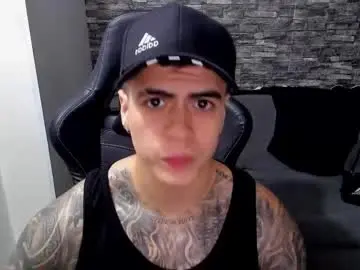 Chaturbate Live Sex Cam of mathew_wolf4