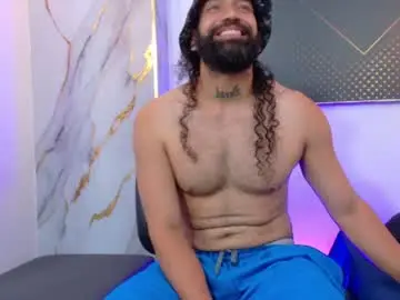 Chaturbate Live Sex Cam of theronnyone