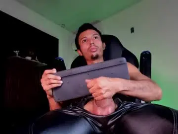 Chaturbate Adult Webcam of titobell10