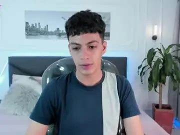 Chaturbate Nude Webcam of jeremias_1