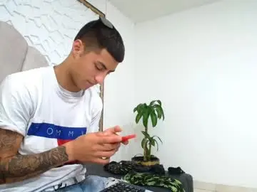 Chaturbate Nude Webcam of mr_porn_9