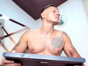 Chaturbate Live Sex Cam of justin_valverde